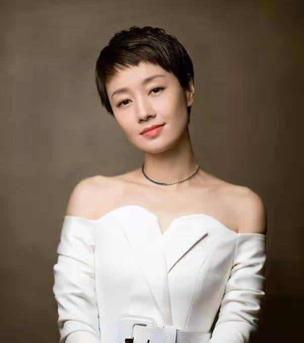 马伊琍：爱情婚姻都有泪，离婚后活成大女主，让文章姚笛后悔