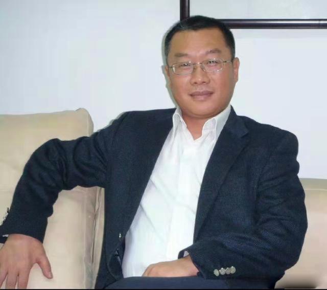 员工喊话张小波：我怀了你的孩子，生活很困难，求你把工资发给我