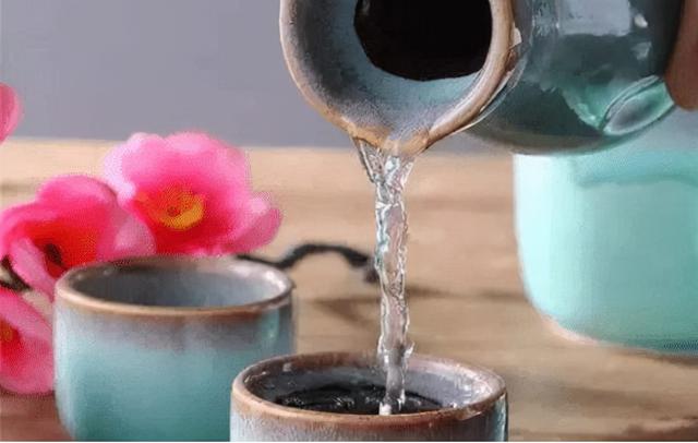 每天晚上都要喝二两白酒，对身体有好处吗？是时候说清楚了