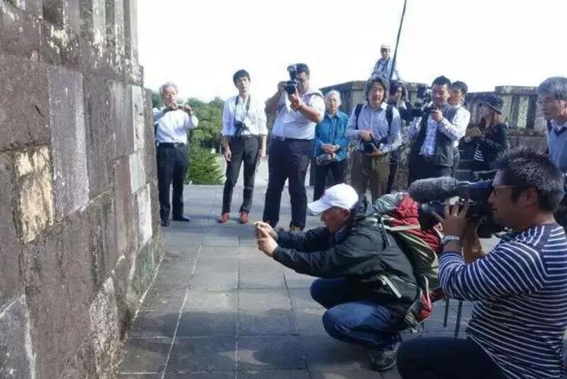 日本的镇魂塔下压着中国238块石头，许多来自长城，至今拒不拆除
