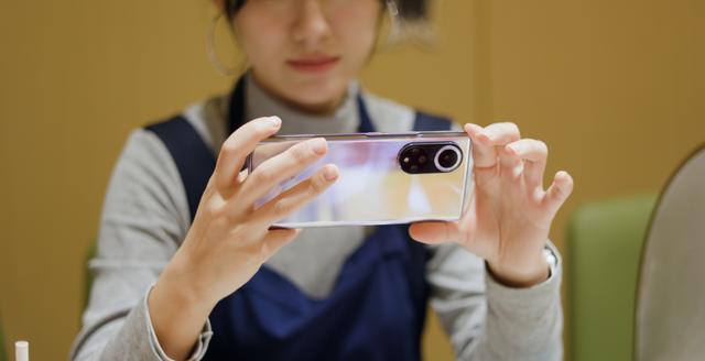 中邮通信出品，Hi nova9 Pro评测，100瓦快充是什么体验？