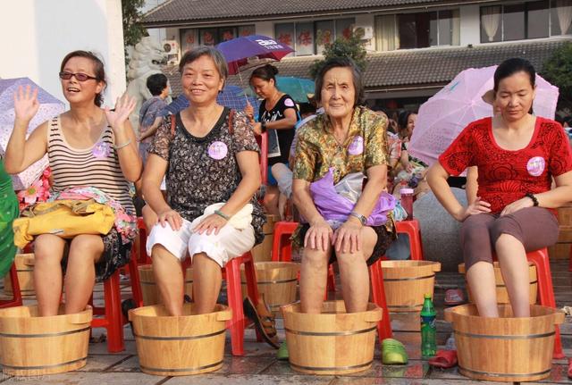 江西古鎮人均壽命91歲，家家戶戶用溫泉做飯洗菜，是養老的好地方