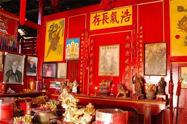 天地会逃到海外，建立了个公司，鼎盛时期有近400万人