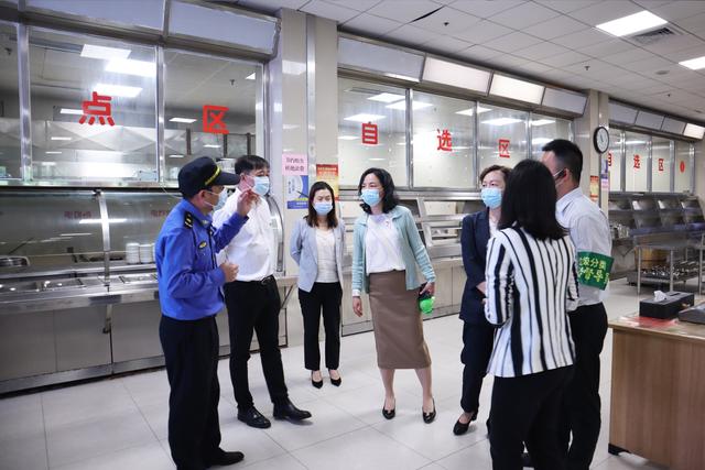 硚口区红色引擎助力绿色生活“主题党日”助倡生活垃圾分类新时尚