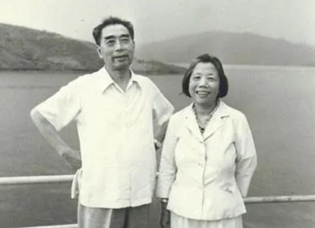 1962年周恩来生日，坚持不愿吃面条，陈毅刚巧救场：我吃点行吗？