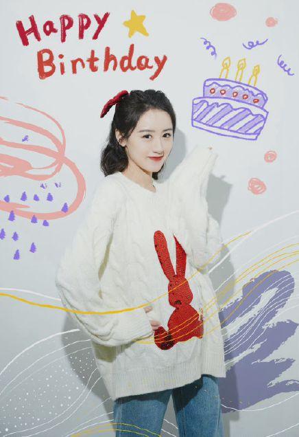 袁冰妍粉丝名叫什么应援色(袁冰妍粉丝名叫什么)-天晟网