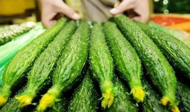 黄瓜是“激素瓜”？提醒：为了健康，尽量少吃这3种黄瓜