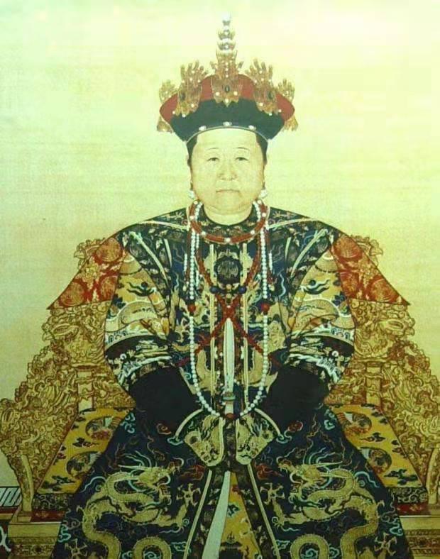 孝庄死后，为何37年后才下葬？得知康熙的难处后，才发现真是无奈