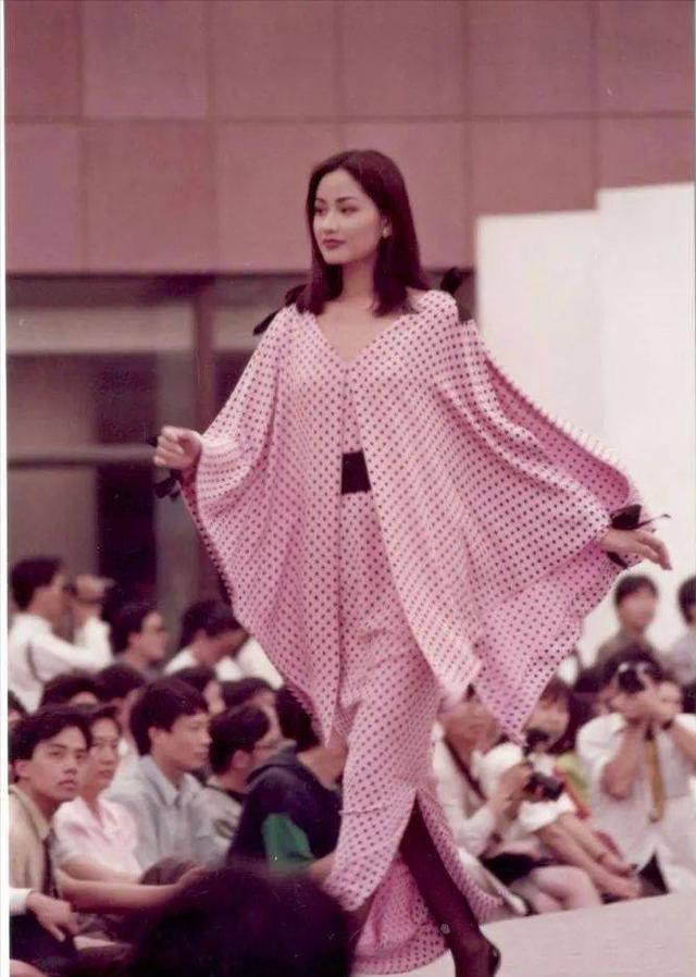 李亚鹏50岁再婚！被他伤得体无完肤的前任瞿颖：51岁仍在等待…