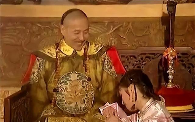 康熙58岁时，后宫14岁的妃嫔生下了一子，康熙却没有任何赏赐