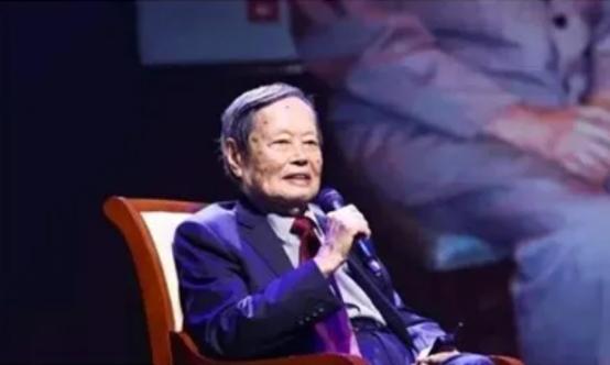 杨振宁见到杜聿明时称杜先生好，周总理笑了笑说：该叫岳父