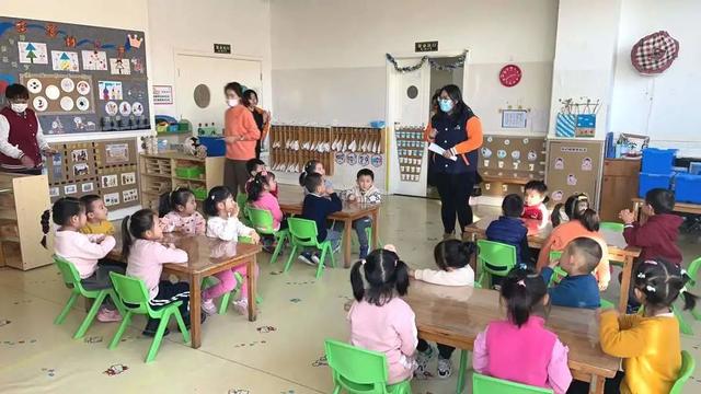 河马星机器人AI编程课程走进小牛顿幼儿园