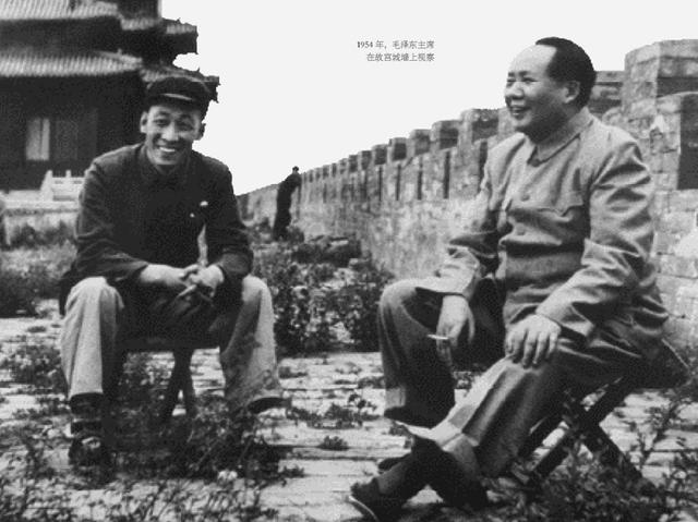 伟人的高瞻远瞩：1954年毛主席三登紫禁城，却不踏入故宫内半步