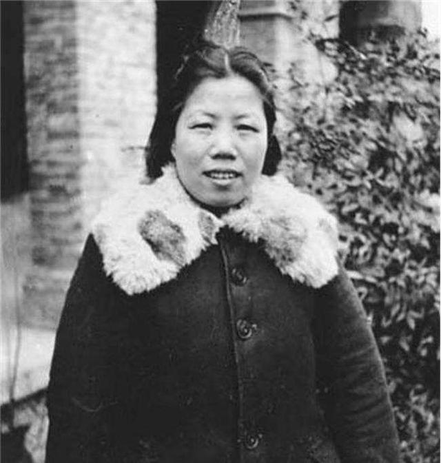 1961年，周保章给周总理夫妇拜年，看到团年饭后，他心里不是滋味