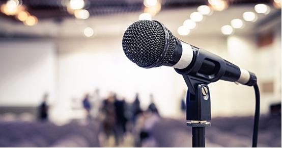 折翼天使顽强产婴，34岁四肢截肢孕妇，靠腕部发力顺利当妈