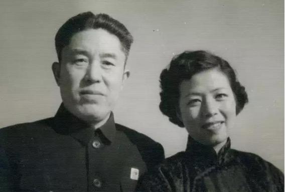 83年前妻陈碧莲想要复合，郑洞国婉拒：我的工资，还不够她花10天