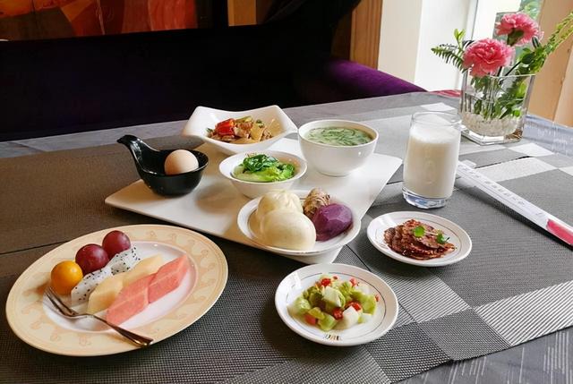 早餐为什么不能吃大米粥？医生：不仅是米粥，这3物也最好少吃