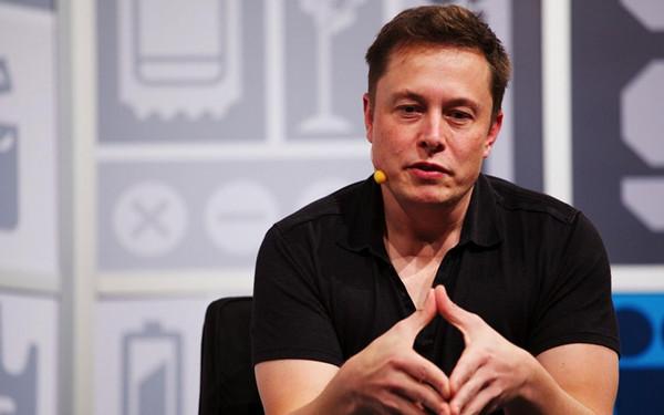 马斯克收割“智商税”，嘲笑苹果高价抹布，特斯拉推出同价钥匙扣