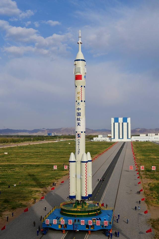 神舟十三号返航倒计时，东风着陆场20000km²，如何搜寻航天员？