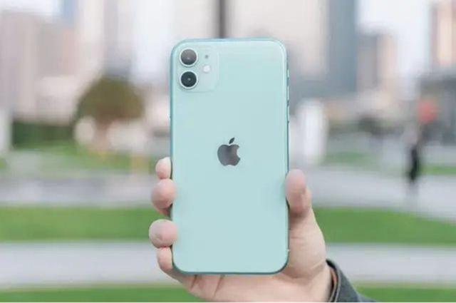 苹果也玩价格战？iPhone11直降3000块，现在还值得买吗