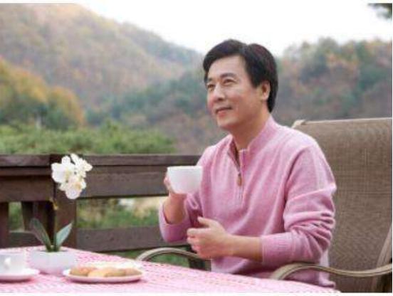 45岁以后进入疾病“高发期”，中年人如何养生？3种营养要多补充