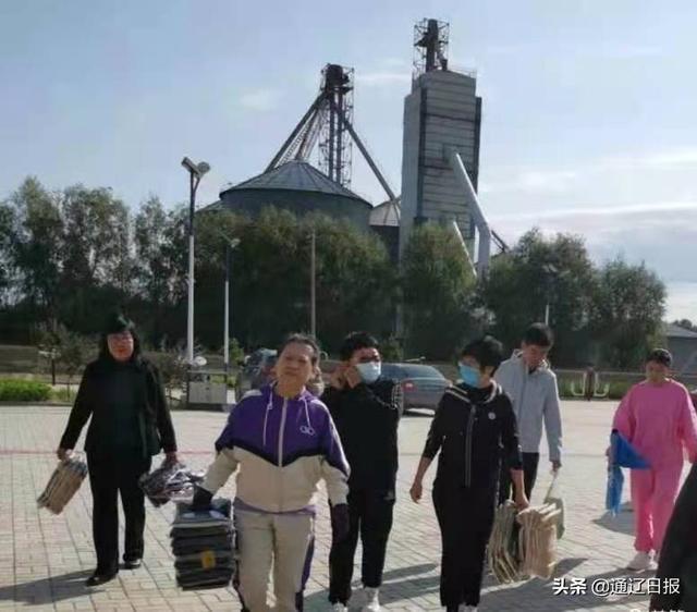 奈曼旗：党建带关建 最美“五老”助力乡村振兴在行动