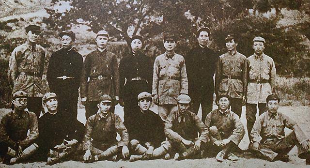 59年林彪返乡探望，特意托村里书记给一名女子3000元，这是为何？