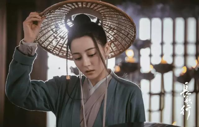 舍不得美貌形象就别拍女扮男装！涂口红又描眉，这些女星像话吗？