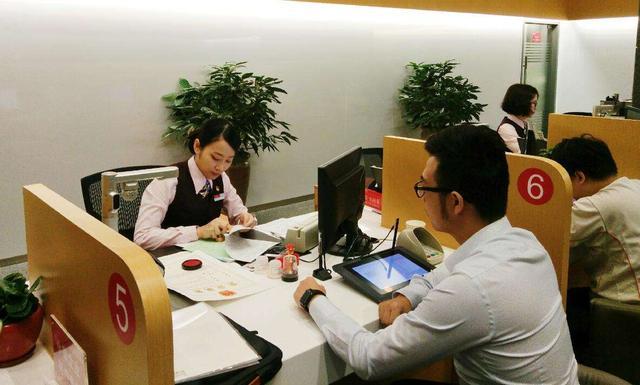 总负债200万亿，“4大现象”席卷4亿中国家庭，值得国人高度重视