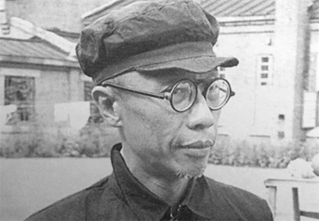 溥仪晚年住在什么地方，去世时家里还有多少钱？