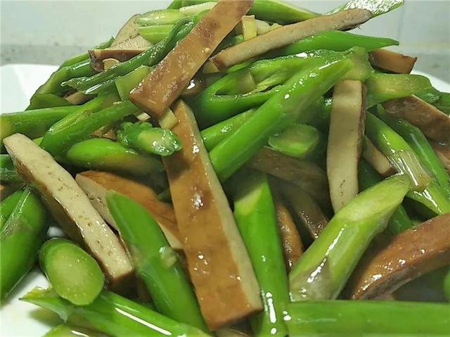 它是4月“蔬菜之王”，补维C补叶酸，心脏 血管都爱它