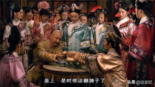 乾隆的一天是怎么过的？4点起床、晚上7点翻牌