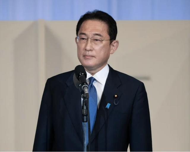 日本或将主动挑起战争，先拿和平宪法开刀，岸田：将会修改第9条