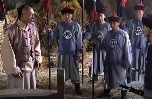 清朝银库看守，靠伤害身体的方式偷银，年入上万两，晚年痛苦而死