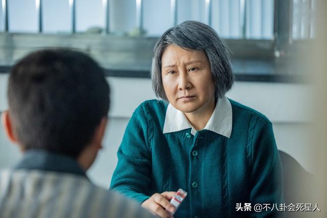论塑造女干部形象，凯丽在《人世间》中饰演的曲书记绝对出圈