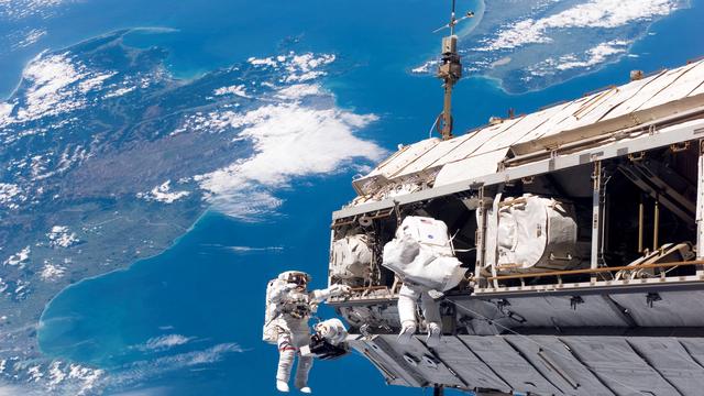 直径5.2亿光年，囊括10万星系，“恐怖”的拉尼亚凯亚超星系团