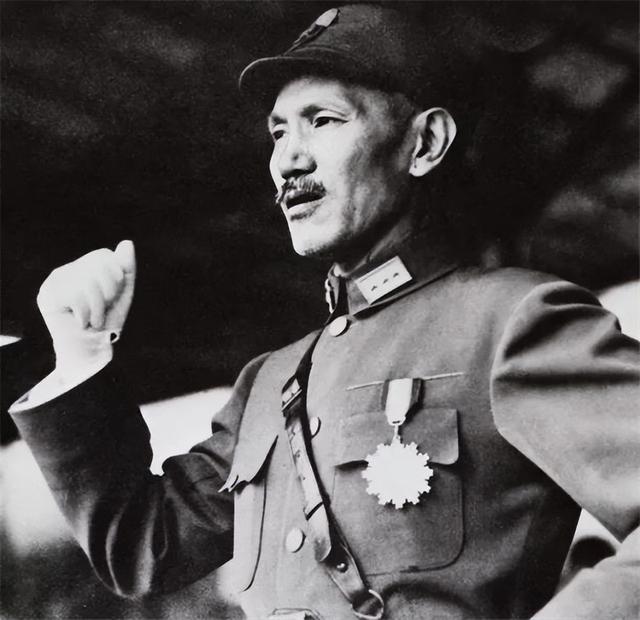 阎锡山客死异乡，30年后儿子回忻州老宅，售票员喊：同志请买票