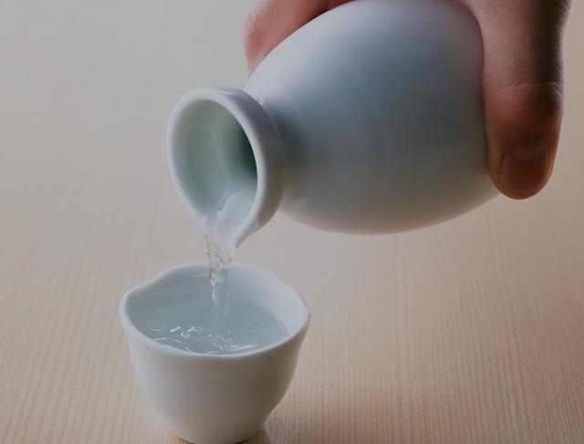 晚饭时经常喝点白酒的人，身体会如何？不隐瞒，医生告诉你答案