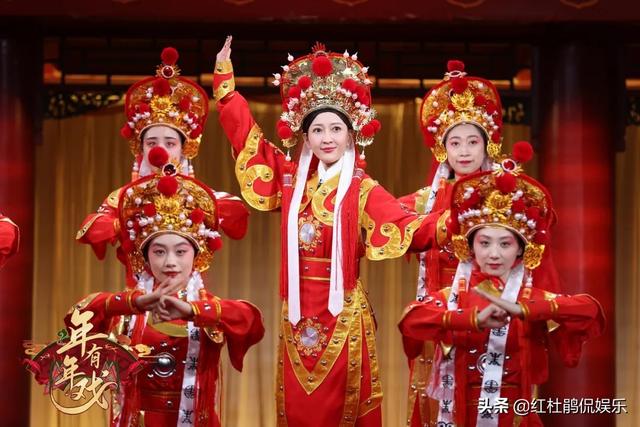 戏曲频道主持人张喆多大了(戏曲频道主持人张喆现场直播)-星座梦城