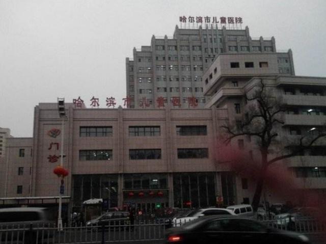 5岁女童心跳停止，医生让见最后一面，救活后才知还有更糟的消息