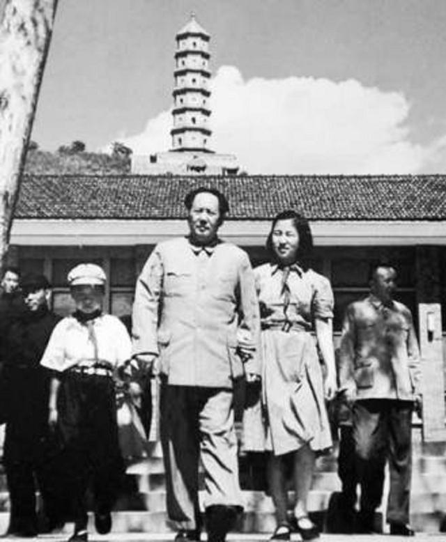 1968年，李讷主动请缨抗美援越，毛主席听后落泪：我不同意