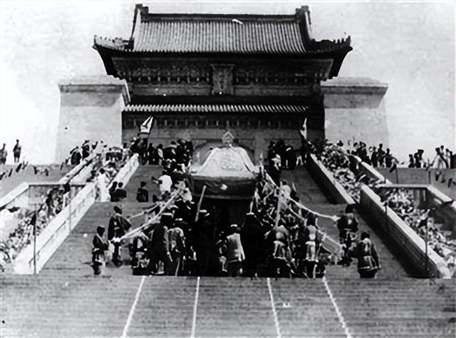 1981年宋庆龄临终前，向好友叮嘱后事：我死后将长眠于李燕娥旁边