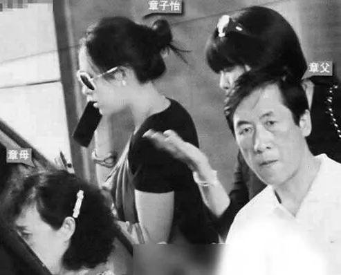 演员章子怡：被父母强烈反对嫁给三婚汪峰，如今这场博弈赌赢了