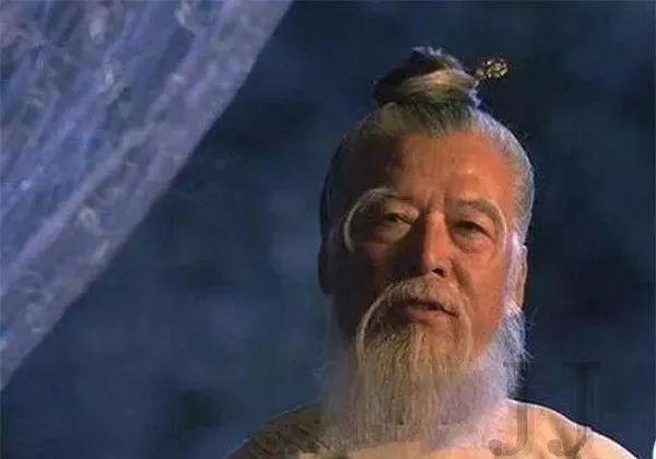 袁天罡临死前，为武则天算了一命，武则天听后吓得直哆嗦