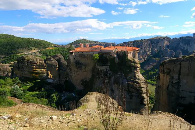 希臘深度遊：卡蘭巴卡、接近天堂的秘境 天空之城（Meteora）