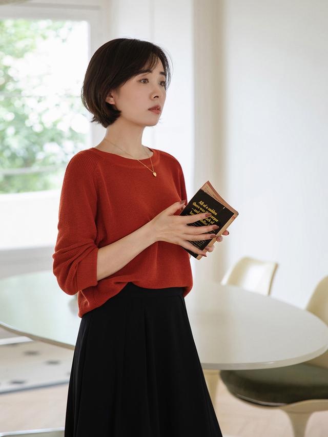 40岁女人春季穿搭休闲版（40岁女人的初秋穿搭）(6)