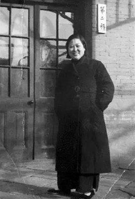 施剑翘为复仇隐忍10年，3枪打死孙传芳，帮助周恩来解决一件大事