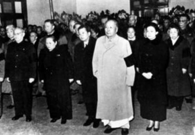 1972年陈毅追悼会上，毛主席点名要见孩子们：我替陈毅安排两句