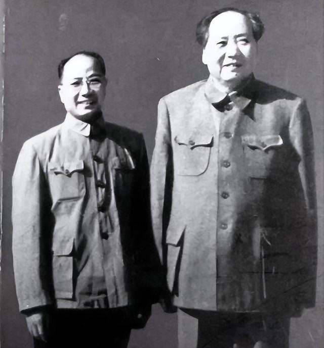 汇报完毛岸英牺牲过程，彭德怀请求处分，毛主席一语令他老泪纵横