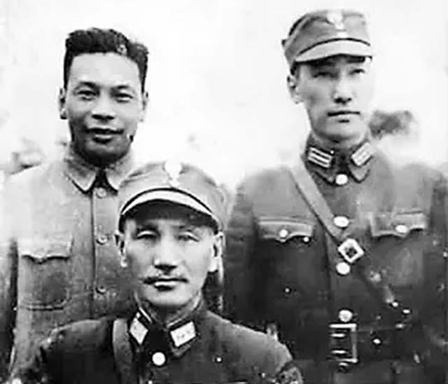 1984年蒋纬国被问及与戴家关系：都是我的亲人，姓蒋姓戴我都愿意